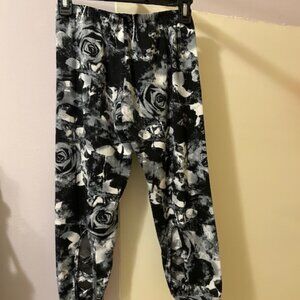 Adorable EYE CANDY Black Rose Cut-out Leggings Size Large